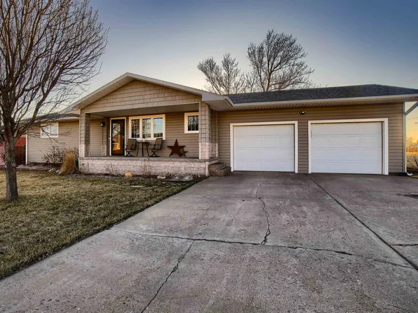 209 S 11th St, Wakeeney, KS 67672