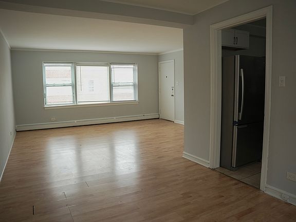 4th image of 2211 W Morse Ave #3