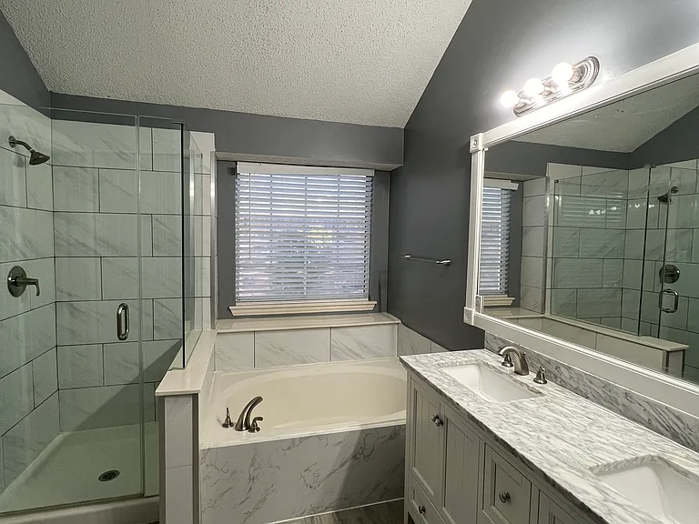 10707 Copperwood Dr — Photo 16