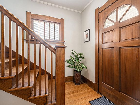 4th image of 1441 Tamarack Ave NW