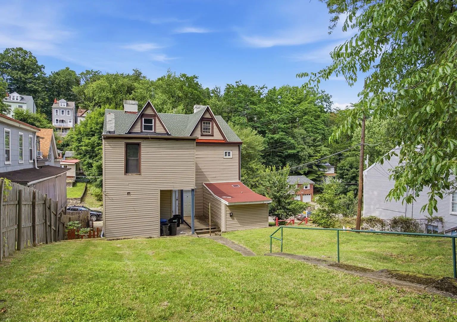 2822 Salisbury Street — Photo 2