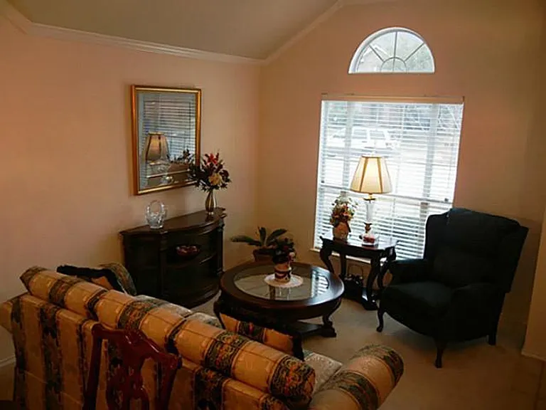 1606 Mapleleaf Falls Dr — Photo 15