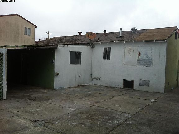 5th image of 464 Olive St
