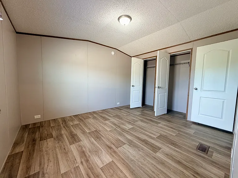 326 SW Grant St — Photo 6