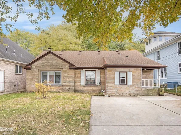 8014 Anchor Bay Dr, Algonac, MI 48001