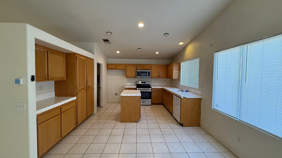 Building Photo - 82259 Calico Ave