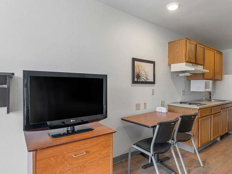 Studio Suite - 2 Full Beds