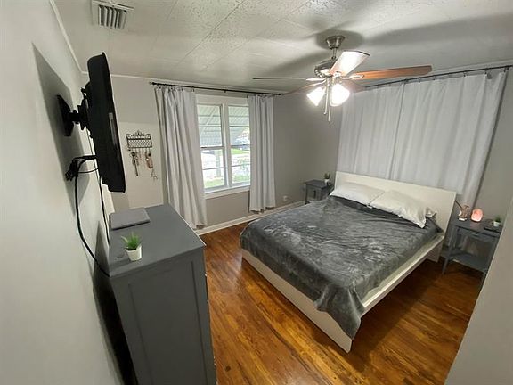 4th image of 712 Briggs St