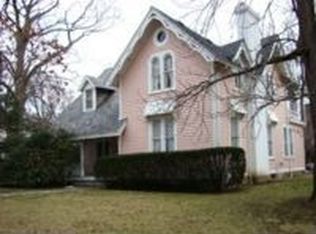 29 Beaver St, Sewickley, PA 15143