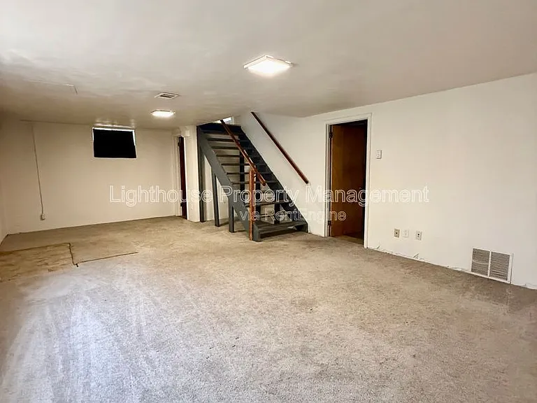 2108 Woodbine Ave — Photo 14