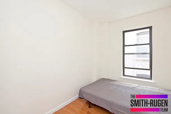 Rented by R New York | media 9