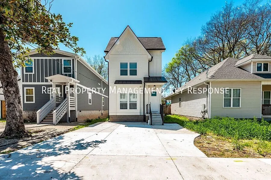 1711 17th Ave N