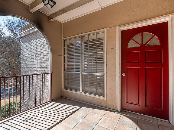 Front Entrance/Balcony