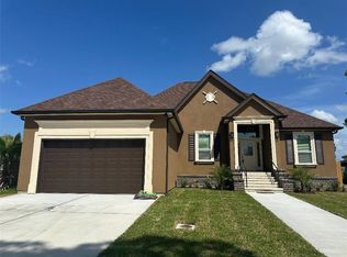 4671 Perelli Dr, New Orleans, LA 70127