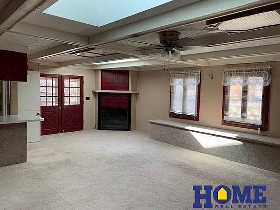 3rd image of 321 Taylor Park Dr