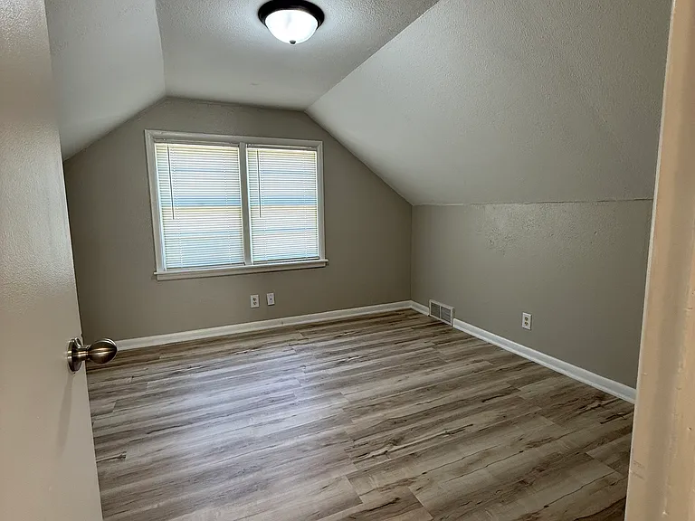 1708 Pierce Ave — Photo 7
