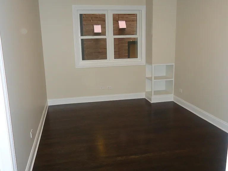 3342 N Southport Ave — Photo 18