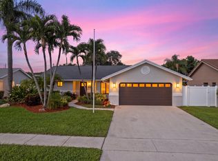 7969 W COUNTRY CLUB Boulevard, Boca Raton, FL 33487