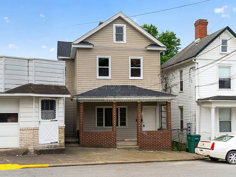 321 Clark St — Photo 1