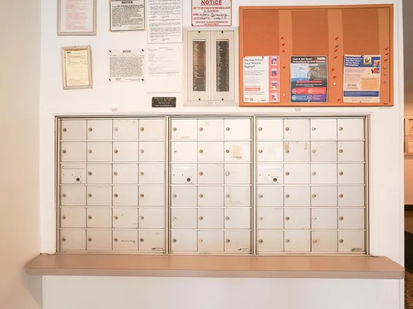 51-33 Goldsmith Street image 2 of 8