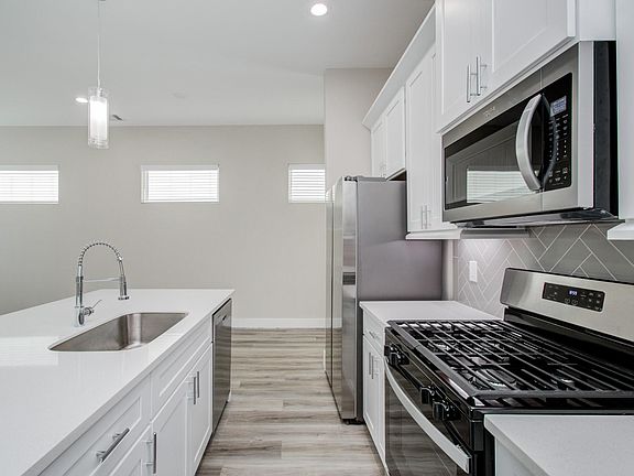 5th image of 11 Wellford St #F