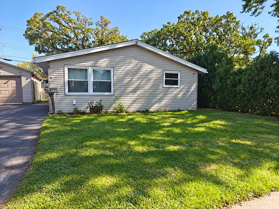827 Monroe Ave