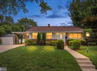 4501 Renn St, Rockville, MD 20853