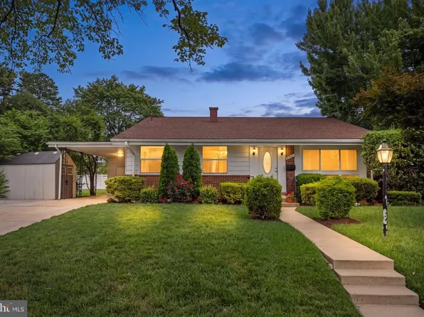 4501 Renn St, Rockville, MD 20853
