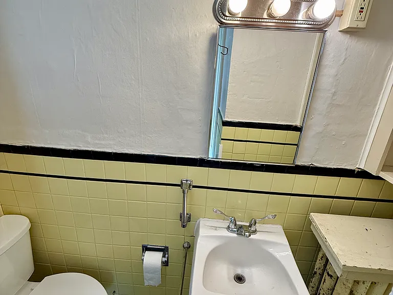 625 Niagara St #3 — Photo 10