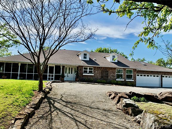 2nd image of 324 Falcon Ln