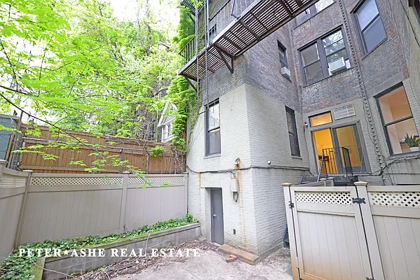 Rented by Peter Ashe | media 11