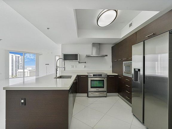 2nd image of 200 SUNNY ISLES Boulevard #2-1701