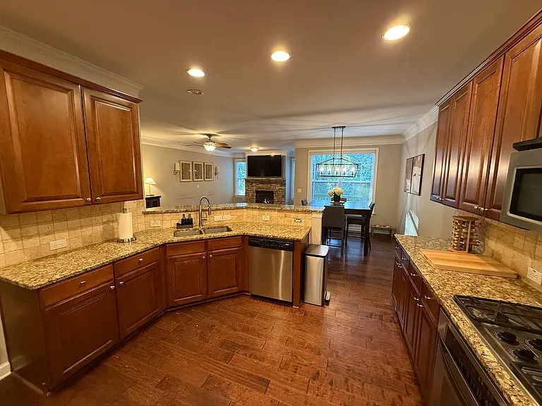 2116 Cobblestone Cir — Photo 6