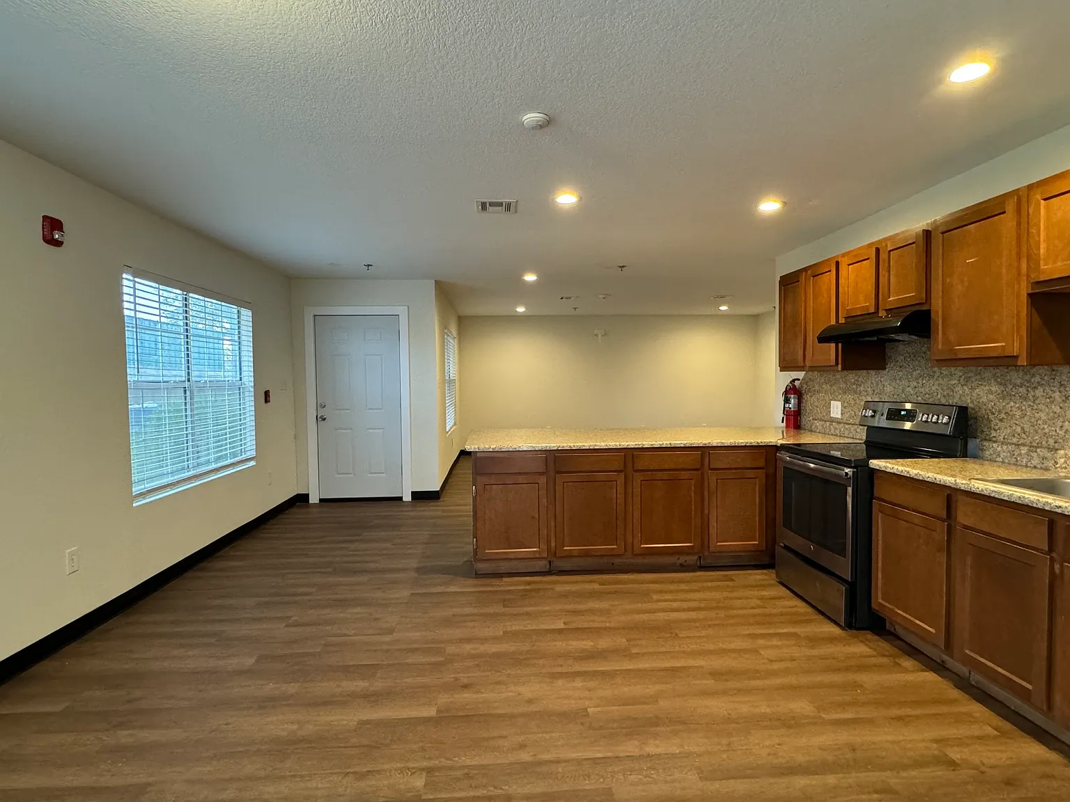1144 N Hazel — Photo 3