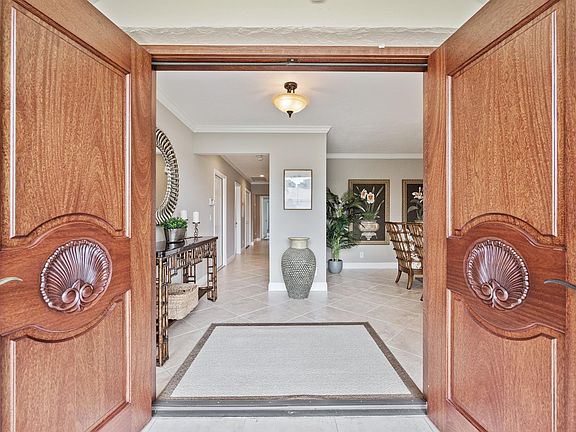3rd image of 4575 S Lake Dr
