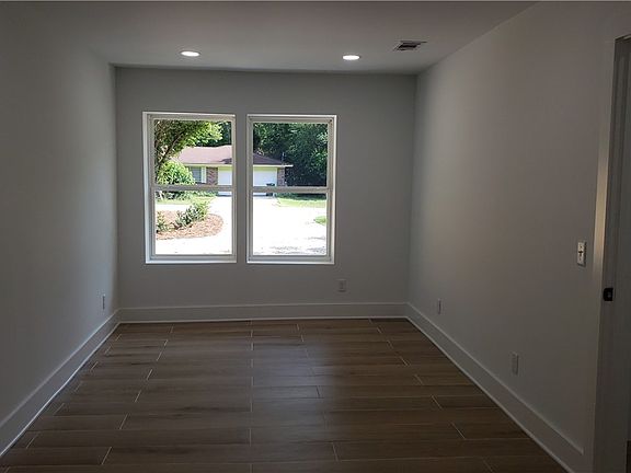 3rd image of 506 Nottingham Dr