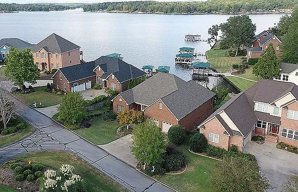 112 Reedy Cove Ln — Photo 2