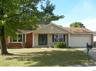 2 Candlegate Ct, Saint Peters, MO 63376