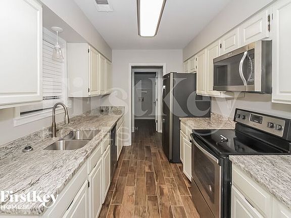 5th image of 675 Hermitage Trl