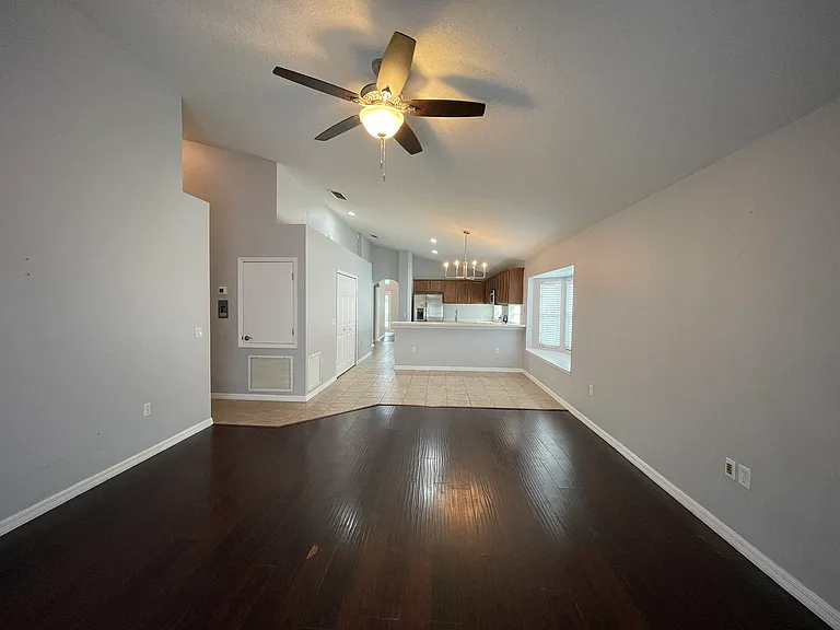 13826 Mirror Lake Dr — Photo 6