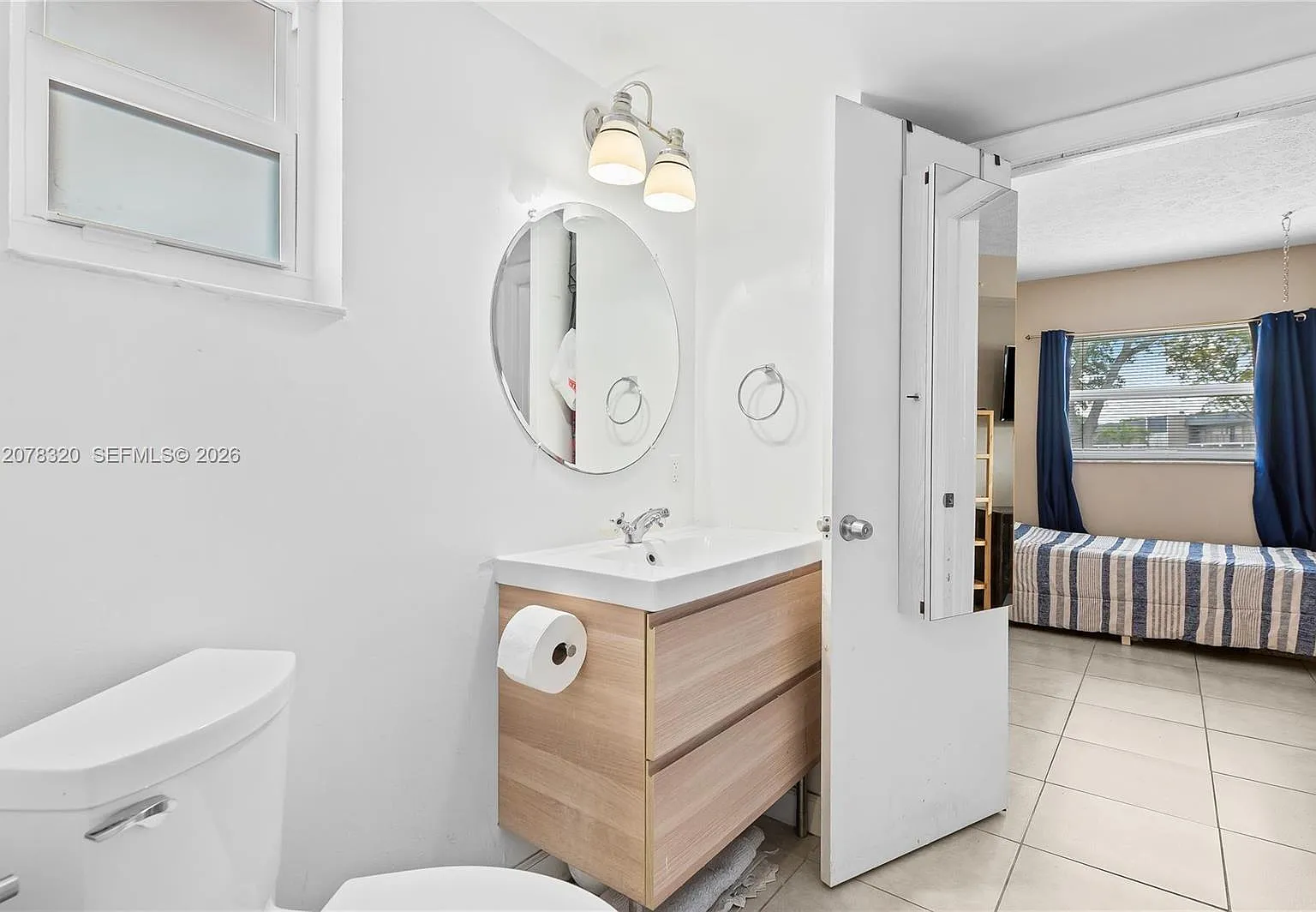 Canongate Condominium — Photo 4