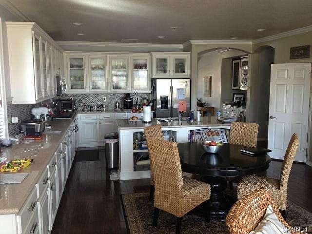 2nd image of 40744 Knollwood Ct