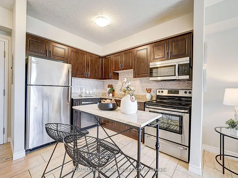 886 Golf Links Rd #205 — Photo 1