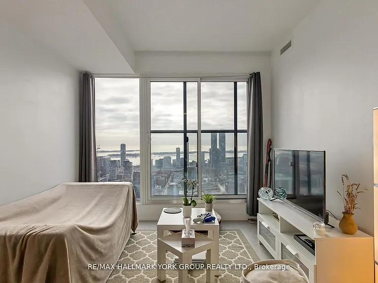 181 Dundas St E #5206 — Photo 3
