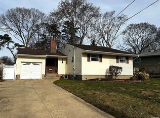 110 Jacqueline Ln, Centereach, NY 11720