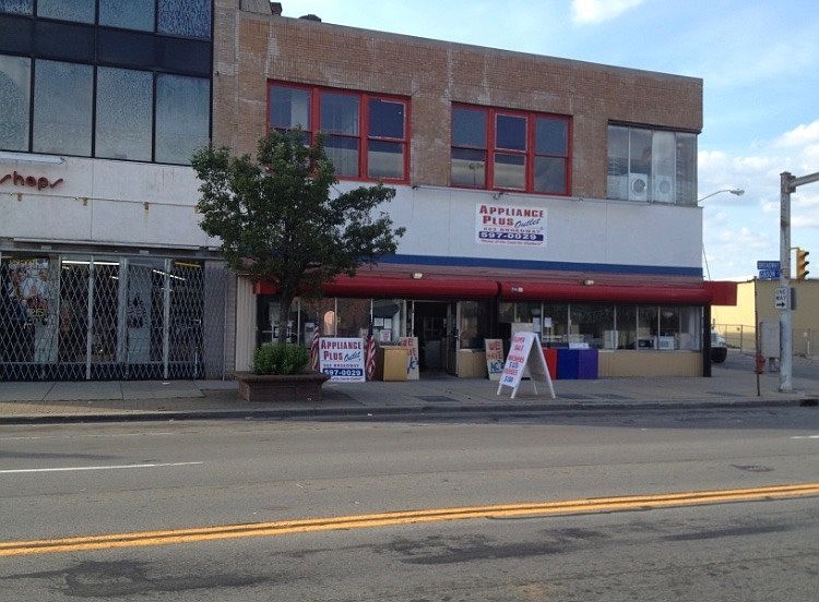 1st image of 982 Broadway St