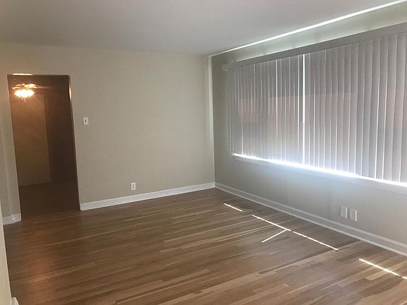 2nd image of 1209 Ashford Dr