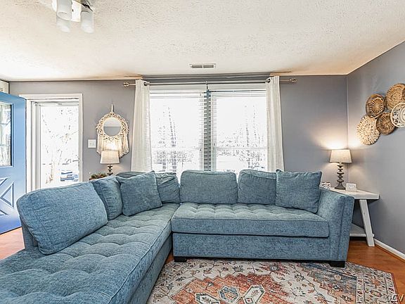 3rd image of 8406 Brigadoon Ct