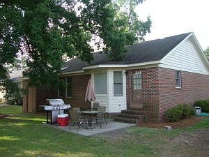 2nd image of 1401 E 10th St