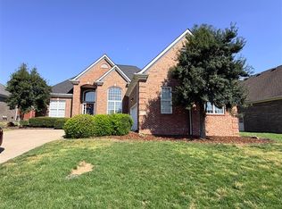 2718 Ashgate Dr, Bowling Green, KY 42104